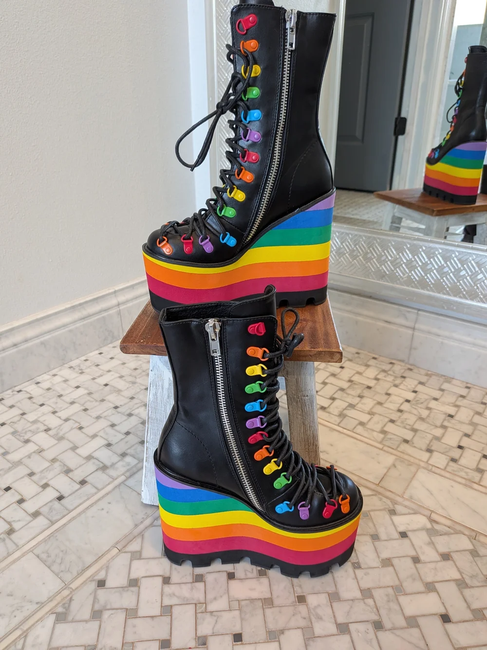NWOT Women’s 7 Club Exx Rainbow Platform Ankle Boots NEVER WORN